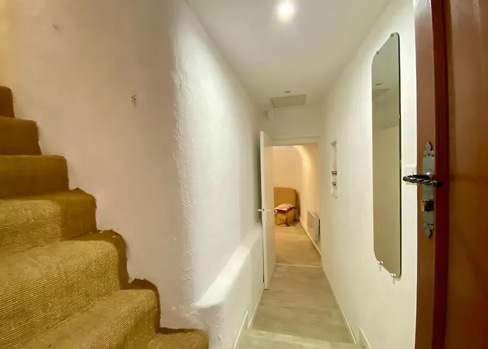 Appartement Petit Duplex, Vieux Nice, Proche A La Mer Nice