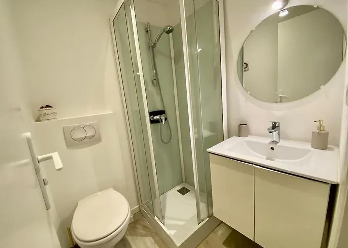 شقة Petit Duplex, Vieux Nice, Proche A La Mer