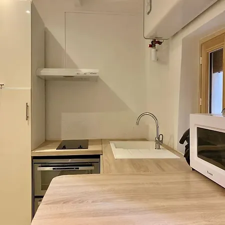 Vieux-nice 2 Pieces En Duplex Apartamento