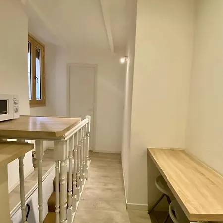 Petit Duplex, Vieux Nice, Proche A La Mer Апартаменты *